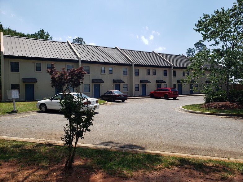 Building Front - 706 Mason Terrace