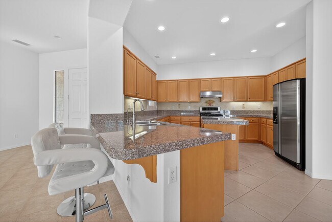 Building Photo - 60543 Desert Shadows Dr