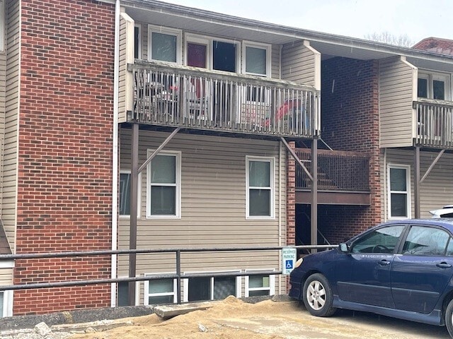 Building Photo - Hickory Way Apartments