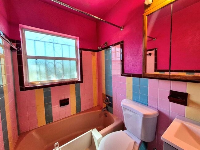 Building Photo - 2413 E 38th Ave