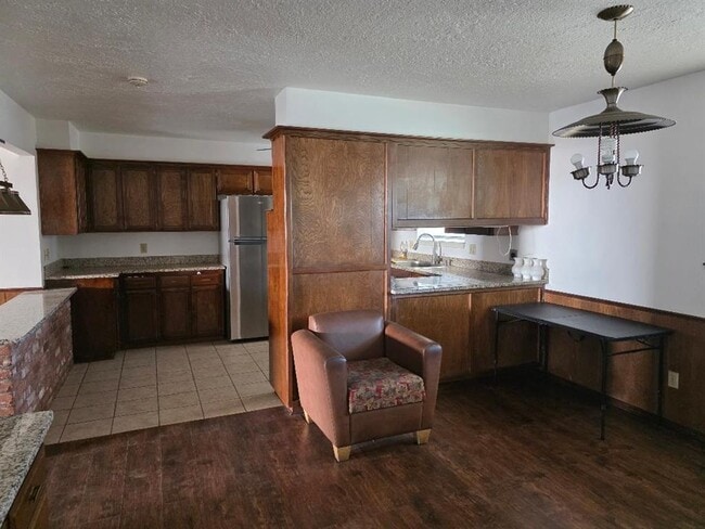 Building Photo - 5800 Kingston Rd