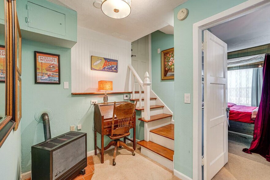 Building Photo - 649 El Centro Rd