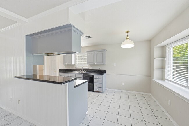 Building Photo - 2406 Joel Wheaton Rd