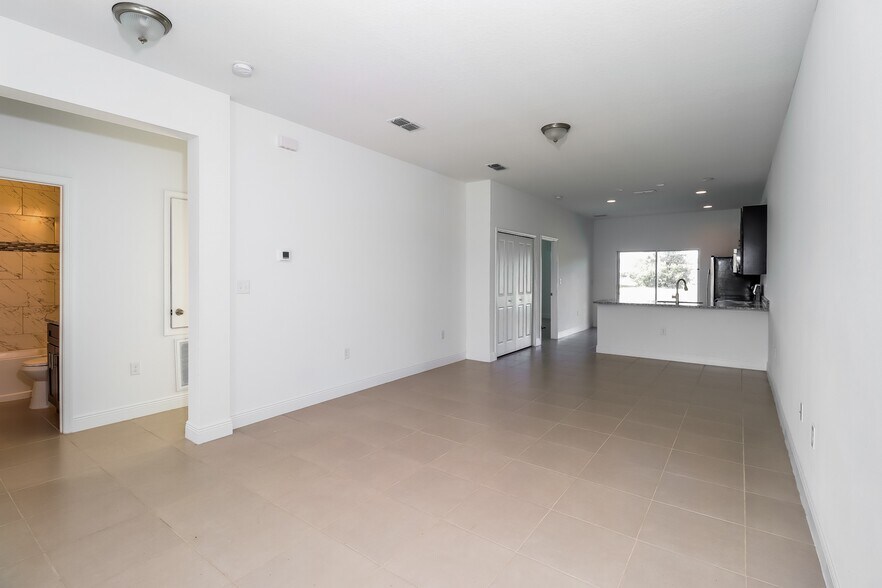 Building Photo - 532 Imperial Pl