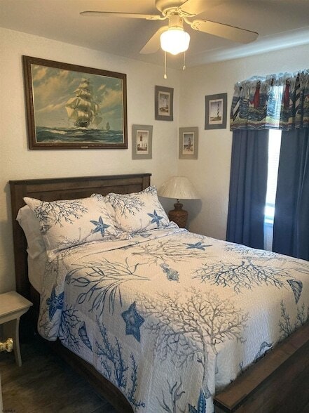 Building Photo - 101 E Cresse Ave