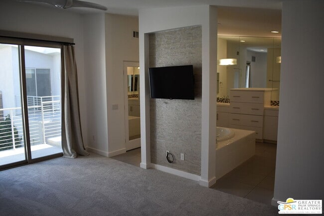 Building Photo - 938 Oceo Cir S