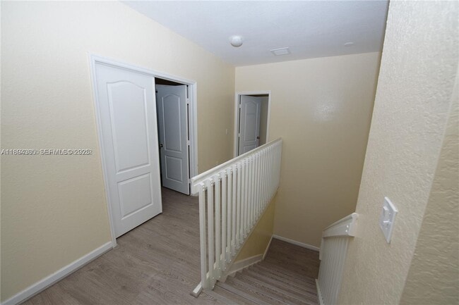 Building Photo - 174 NE 32nd Terrace