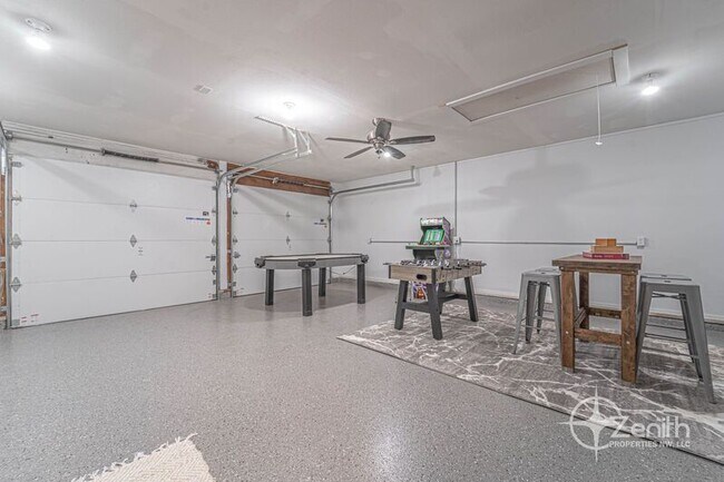 Building Photo - 1011 NE 82nd Ave