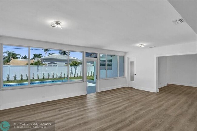 Building Photo - 4751 NE 29th Ave