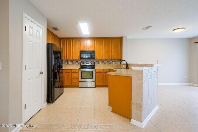 Building Photo - 1500 Calming Water Dr
