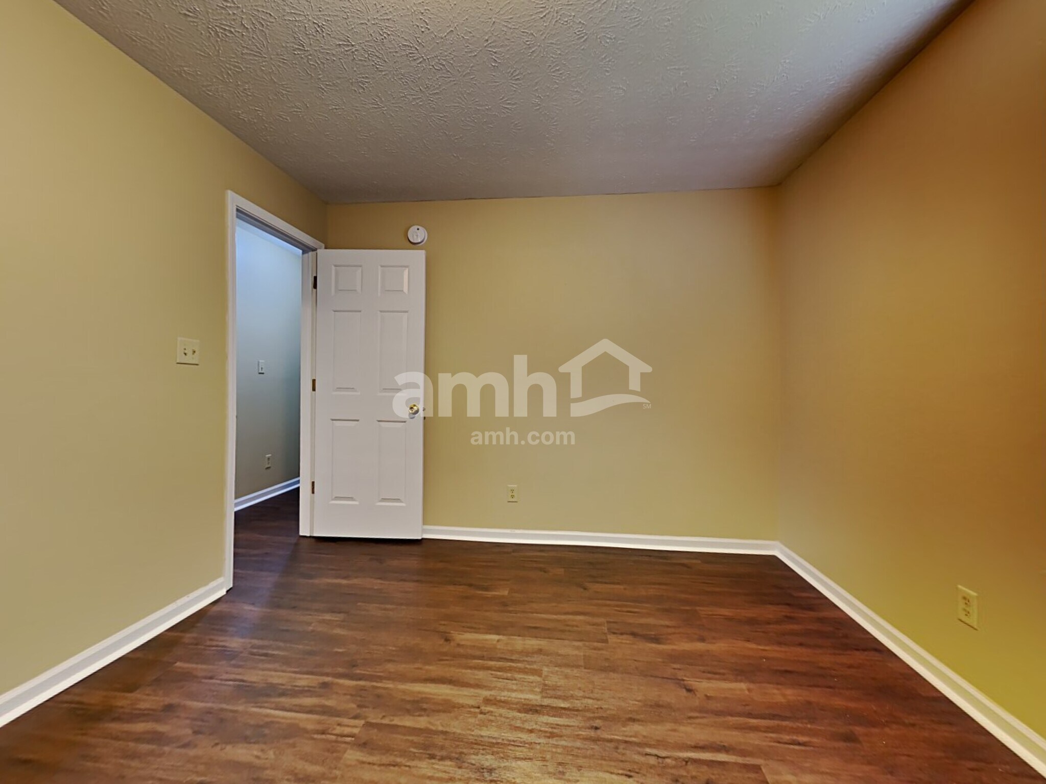 Building Photo - 5843 Glen Haven Blvd