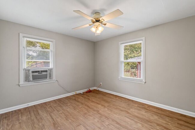 Building Photo - UNCG Area - Brick Duplex - Walk to Class!