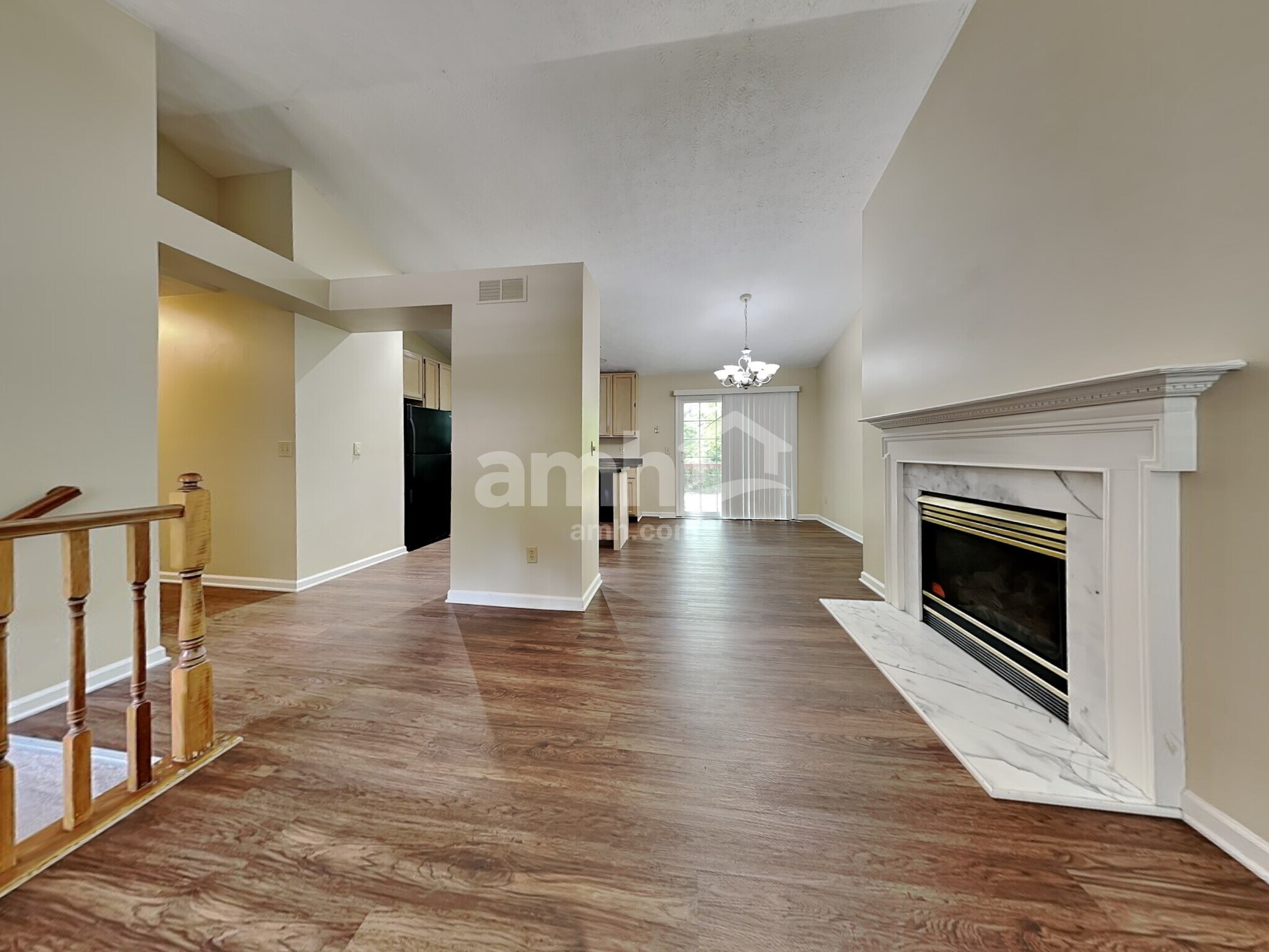 Building Photo - 3659 Shorewood Dr