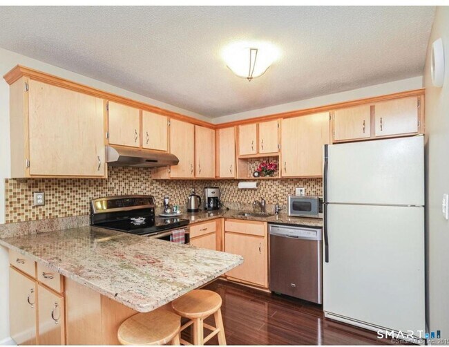 Building Photo - 2320 Harbor View Dr