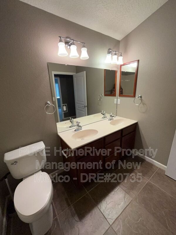 Building Photo - 10115 Avenida Vista Cerros NW