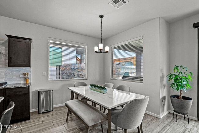 Building Photo - 840 Via Glorieta