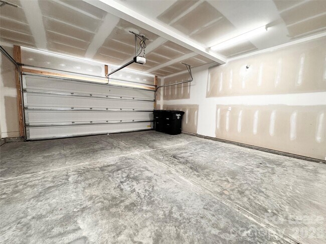 Building Photo - 699 Kitfox Dr NW