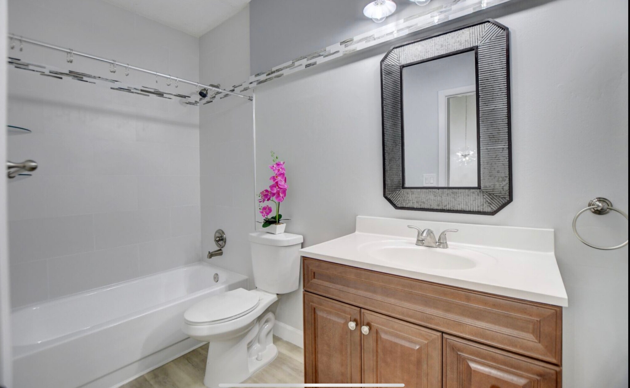 Building Photo - 5286 Sapphire Vly