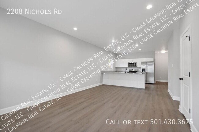 Building Photo - 2208 Nichols Rd