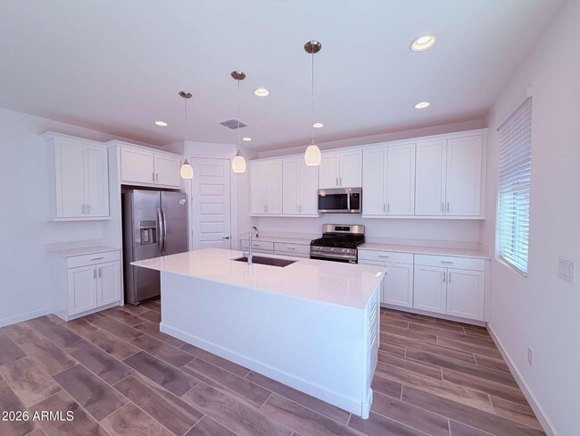 Building Photo - 8307 E Peterson Ave