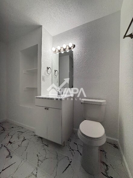 Building Photo - 143 Huxley Dr