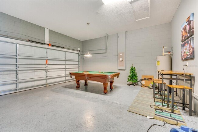 Building Photo - 441 Balmoral Dr