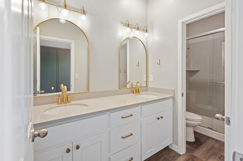 Building Photo - 1305 Swallowtail Dr