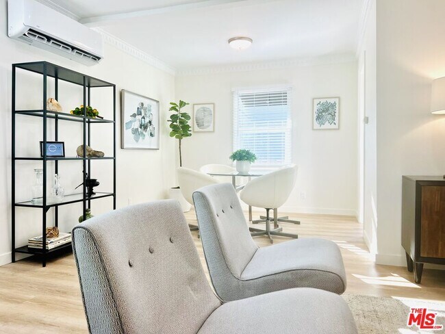 Building Photo - 1843 Normandie Ave