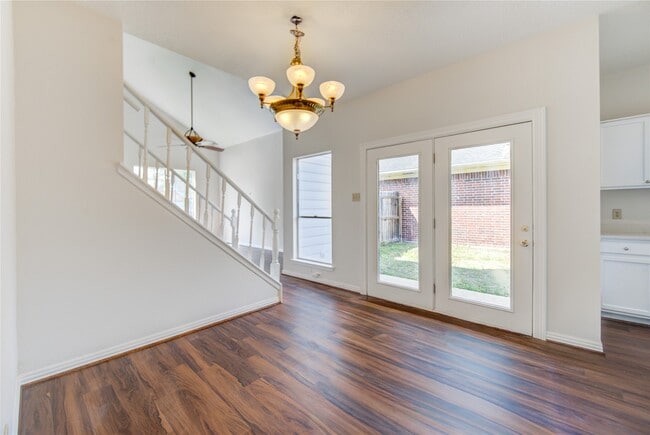 Building Photo - 308 N Ranch House Rd