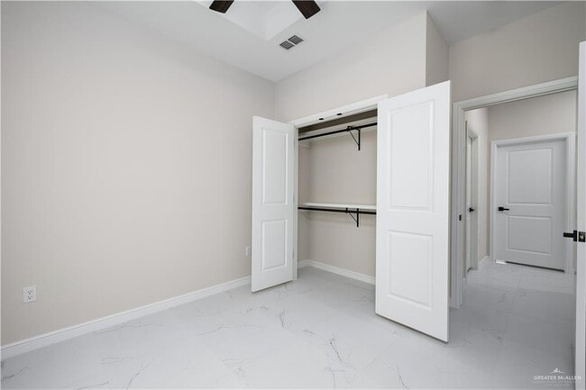 Building Photo - 7 7th St