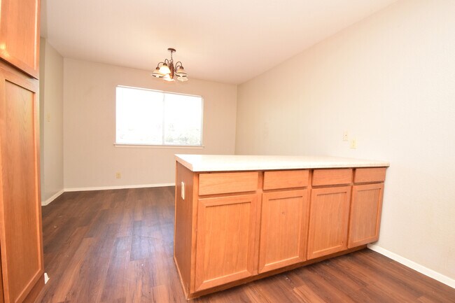 Building Photo - 10811 Lanshire Dr