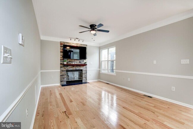 Building Photo - 2408 Ripplemeade Ct
