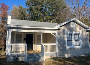 Building Photo - LIMITED TIME MOVE IN SPECIAL!! FIRST MONTH FREE! AVAILABLE FOR MOVE IN NOW!