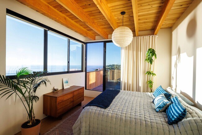 Building Photo - Fully Furnished, Modern Coastal Luxury with Stunning Ocean Views – 4BR/4BA Architectural Gem in C...