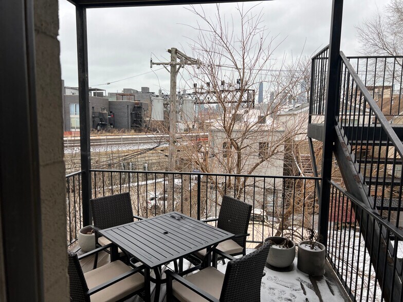 Building Photo - 937 N Willard Ct