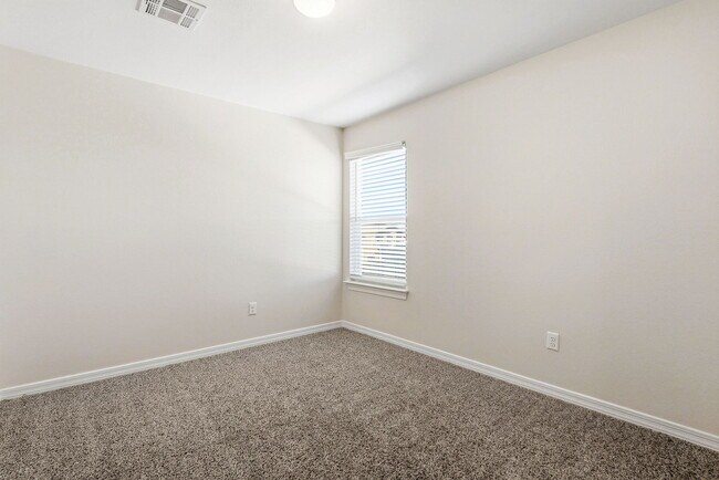 Building Photo - 649 La Entrada Cir