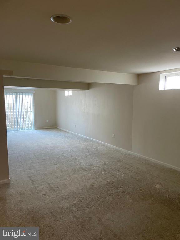Building Photo - 233 Morlyn Dr