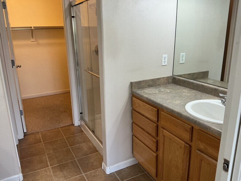 Building Photo - 3330 Apple Blossom Way