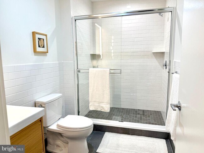 Building Photo - 1302 S 18th St