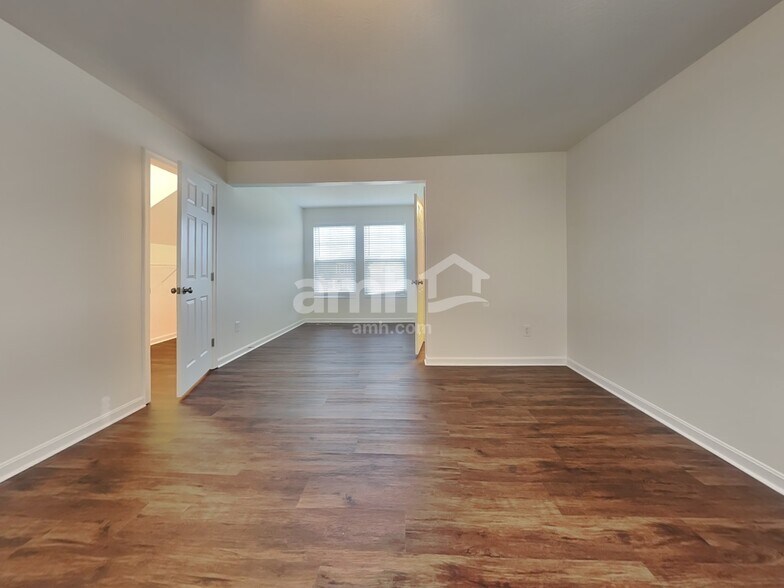 Building Photo - 1253 Summerlake Drive