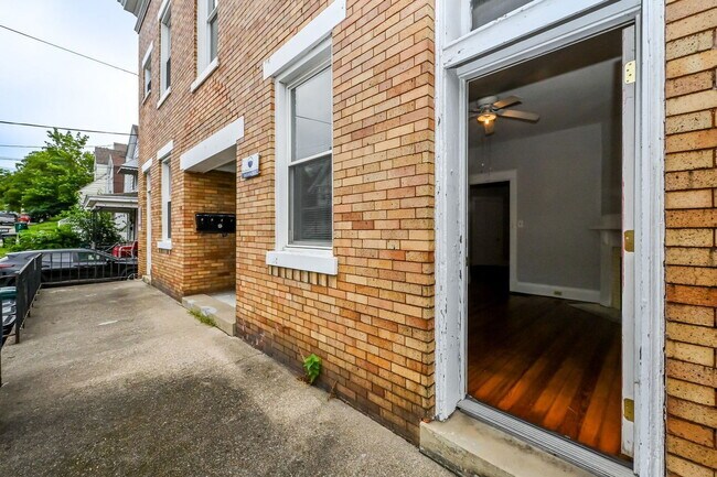 Building Photo - 2342 Chickasaw St