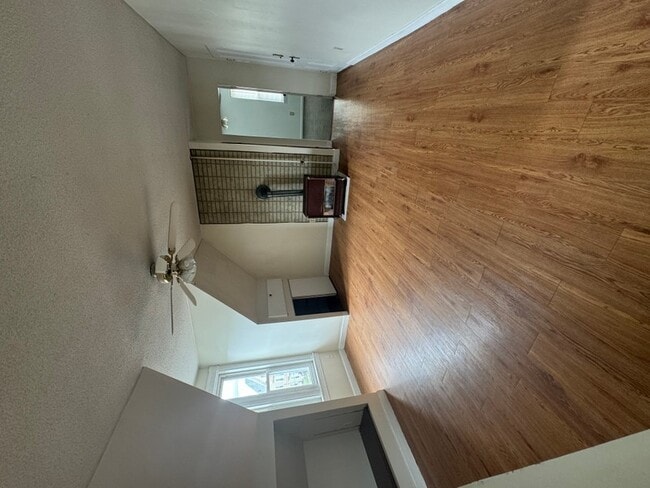 Building Photo - 238 Conant St