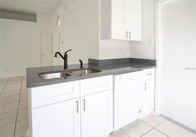 Building Photo - 151 Bluebrook Ct