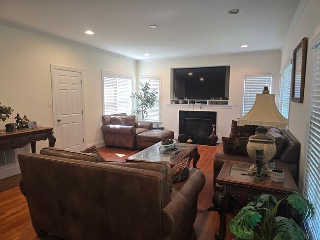 Building Photo - 2017 Grey Oaks Park Ln