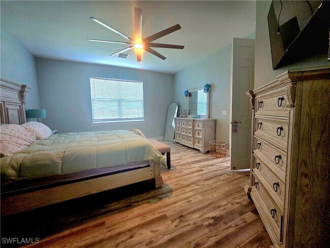 Building Photo - 3401 Acapulco Cir