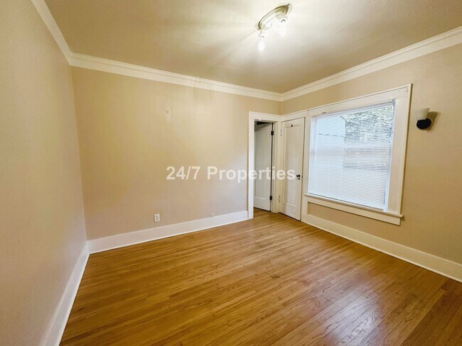 Building Photo - 314 NE Lombard St