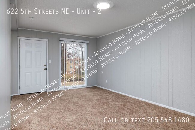 Building Photo - 622 5th St NE
