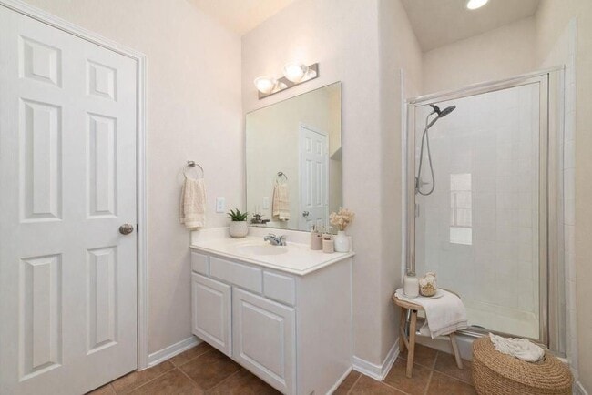 Building Photo - 18315 Grove Brook Ln