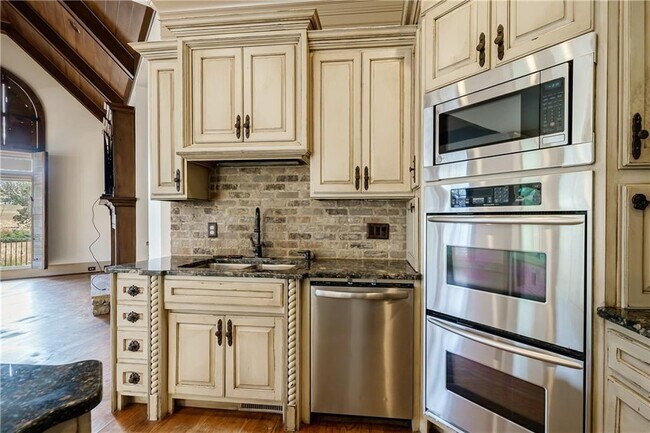 Building Photo - 521 Brendlynn Ct