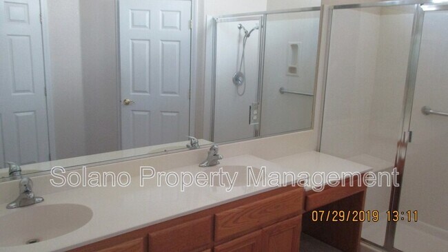 Building Photo - 451 Edgewood Dr
